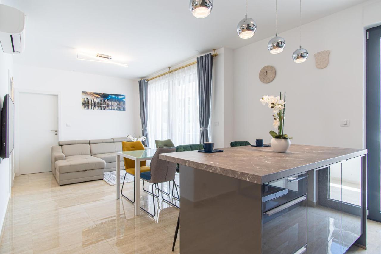 Ledeno More Luxury Apartments Split Ngoại thất bức ảnh
